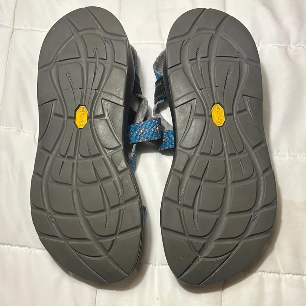 Chaco Z2 Yampa Vibram sandals Black Sandals with Blue Patterned Straps - Picture 4 of 14